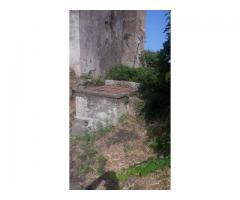 Rustico a Monacella da restaurare con terreno annesso