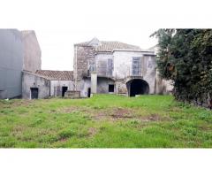 Palazzo d'epoca da restaurare multiuso con giardino