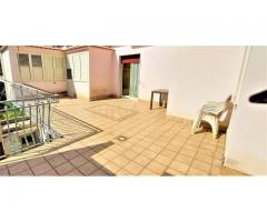 Bella singola centrale con bei terrazzi a livello