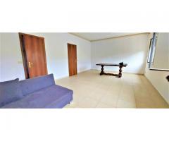 Bel cinque vani a San Giovanni Montebello con garage biauto in piccolo condominio