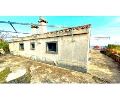 Bel casolare a piano terra con giardino e gran vista sul mare e Taormina