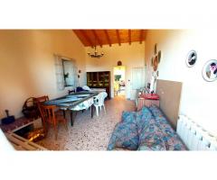 Bel casolare a piano terra con giardino e gran vista sul mare e Taormina