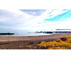 Bel monovano a piano terra vicino al mare di Fondachello con terrazzo e garage