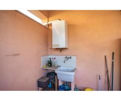 Appartamento con bel portico in piccolo stabile