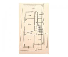 Appartamento con bel portico in piccolo stabile