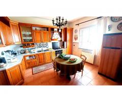 Villa singola con giardino di 850 mq con vista mozzafiato