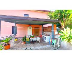 Villa singola con giardino di 850 mq con vista mozzafiato