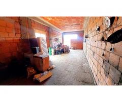 Terratetto pluriuso con grande bottega a piano terra di 300 mq