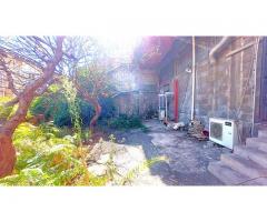 Terratetto pluriuso con grande bottega a piano terra di 300 mq