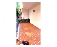 Appartamento a piano rialzato con terrazzino