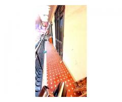 Appartamento a piano rialzato con terrazzino