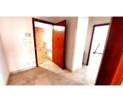 Appartamento a piano rialzato con terrazzino