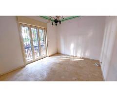 Appartamento a piano rialzato con terrazzino