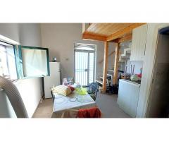 Deposito con bel frutteto