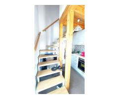 Deposito con bel frutteto