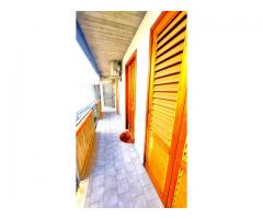 Centrale appartamento zona borgo con quattro posti auto