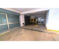 Bottega con annesso deposito e con piazzale di mq 400